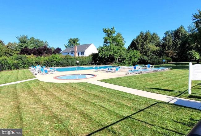 128 Hickory Ln, Townhouse with 3 bedrooms, 3 bathrooms and null parking in WYOMISSING PA | Image 23