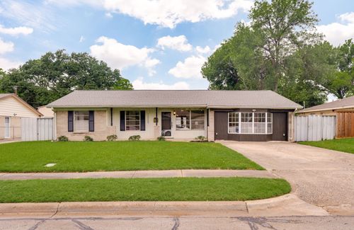 13535 Janwood Ln, Farmers Branch, TX, 75234-4828 | Card Image