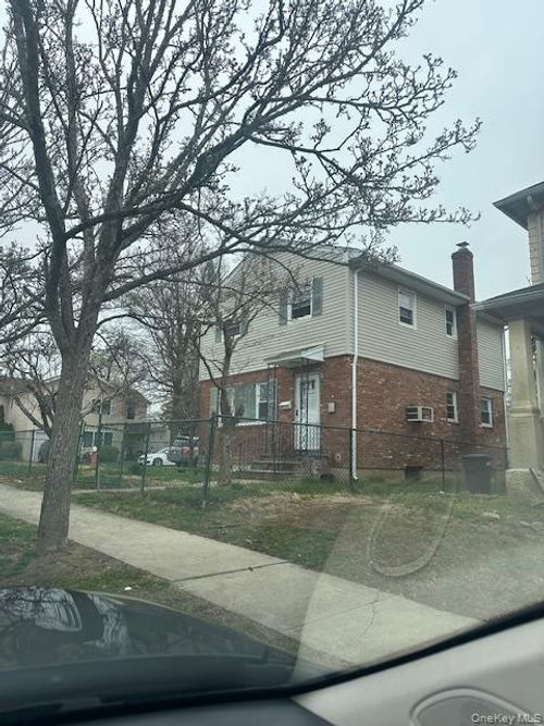 41 Clement St, Glen Cove, NY, 11542-2338 | Card Image