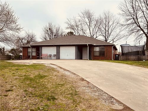 2247 Emily Circle Dr, Springdale, AR, 72762-5204 | Card Image