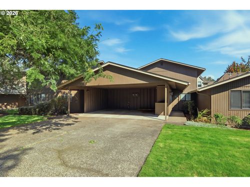2204 Ridgeway Dr, Eugene, OR, 97401-6557 | Card Image