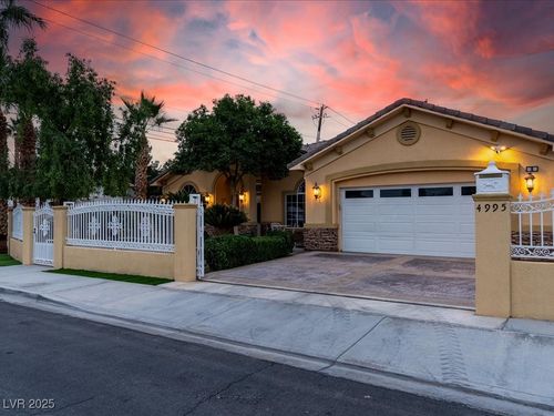 4995 Yuma Ave, Las Vegas, NV, 89104-5832 | Card Image