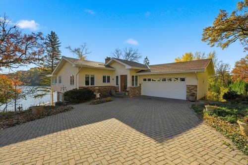 8190 Hill Trl N, Lake Elmo, MN, 55042-9535 | Card Image