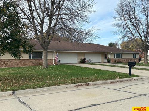 304-300 S 7th St, Tekamah, NE, 68061-1497 | Card Image