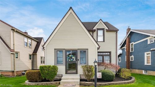 1022 Taylor Ave, Cambridge, OH, 43725-1955 | Card Image