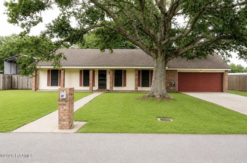 107 W Bayou Shr, Lafayette, LA, 70508-7924 | Card Image