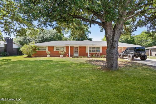 2208 Popps Ferry Rd, Biloxi, MS, 39532-4104 | Card Image