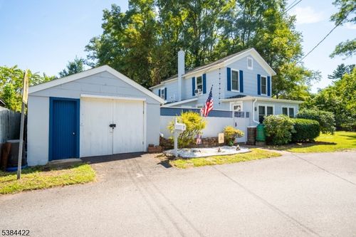 7 S Railroad Ave, STOCKTON, NJ, 08559-2134 | Card Image