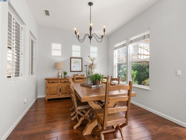 PLANTATION SHUTTERS | Image 6