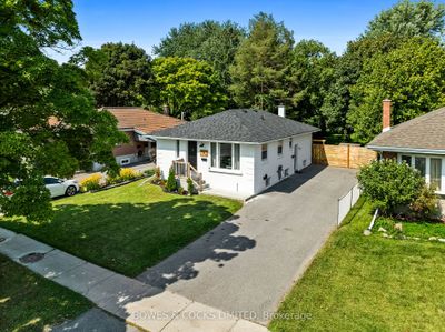 180 Mcclennan St, House other with 3 bedrooms, 2 bathrooms and 4 parking in Peterborough ON | Image 1