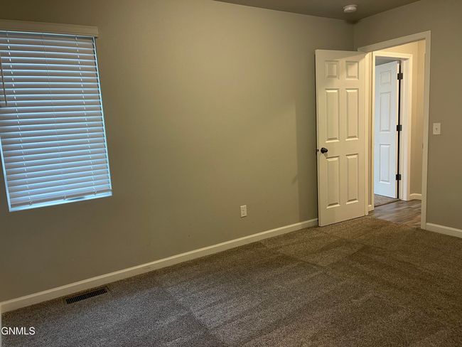 126 Marshall Loop, House other with 3 bedrooms, 3 bathrooms and null parking in Bismarck ND | Image 15