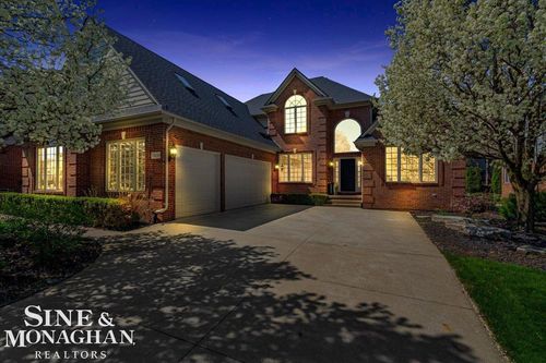 7303 William Dr, Shelby Township, MI, 48316-5342 | Card Image