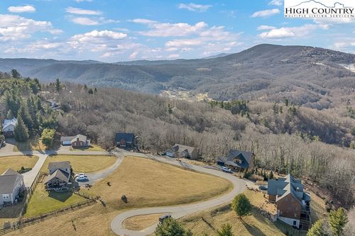 12 Van Gogh Dr, Blowing Rock, NC, 28605 | Card Image