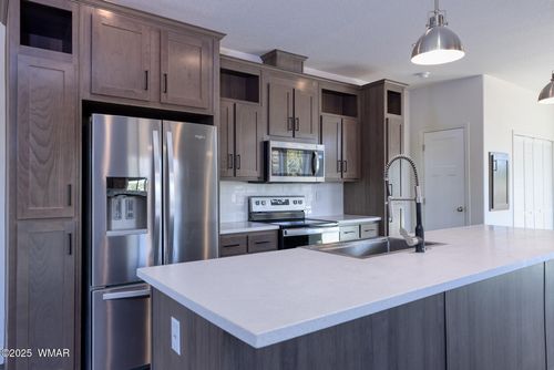 47 County Road 3205, Vernon, AZ, 85940 | Card Image