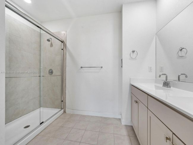 619 Ne 5 Th St, House other with 5 bedrooms, 3 bathrooms and null parking in Florida City FL | Image 24