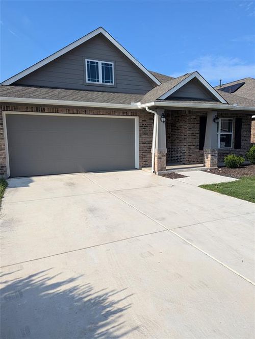 124 Magdalene Way, Liberty Hill, TX, 78642-2134 | Card Image