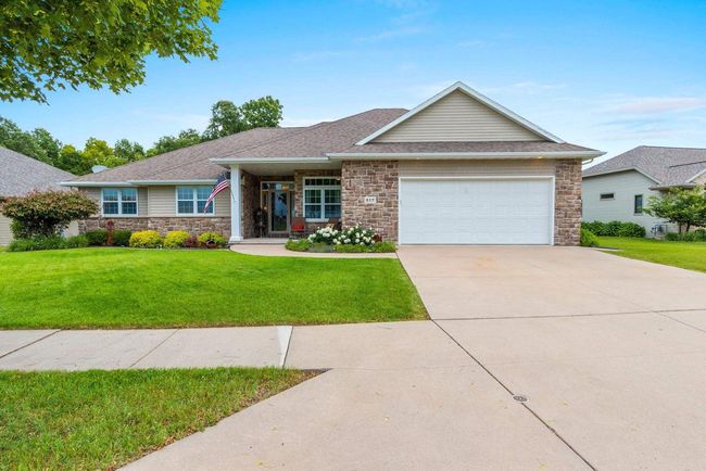 217 Hidden Ridges Way, House other with 4 bedrooms, 4 bathrooms and null parking in COMBINED LOCKS WI | Image 5