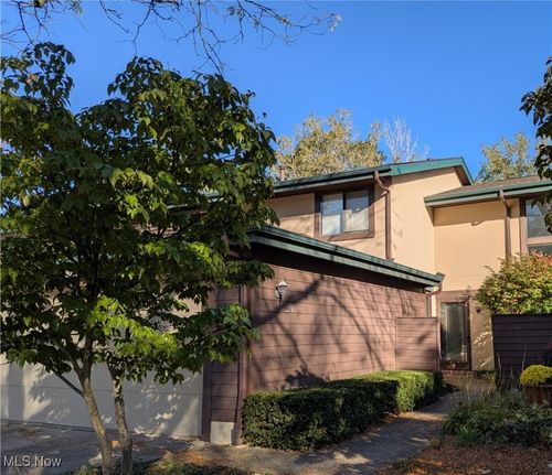 210-210 Teal Trce, Mayfield Heights, OH, 44124-4178 | Card Image