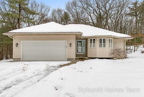 18099 N Fruitport Road, Spring Lake, MI, 49456 | Card Image