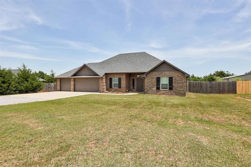2300 Count Fleet Way, Guthrie, OK, 73044 | Card Image