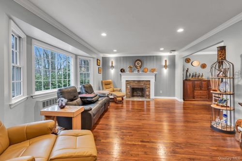 64 Bankside Dr, Centerport, NY, 11721-1742 | Card Image