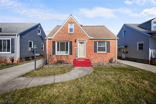 2438 Brookdale Ave, Parma, OH, 44134-1902 | Card Image