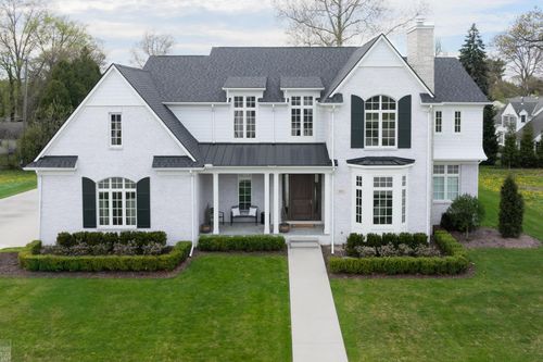 521 W Deeplands Ln, Grosse Pointe Shores, MI, 48236-2602 | Card Image
