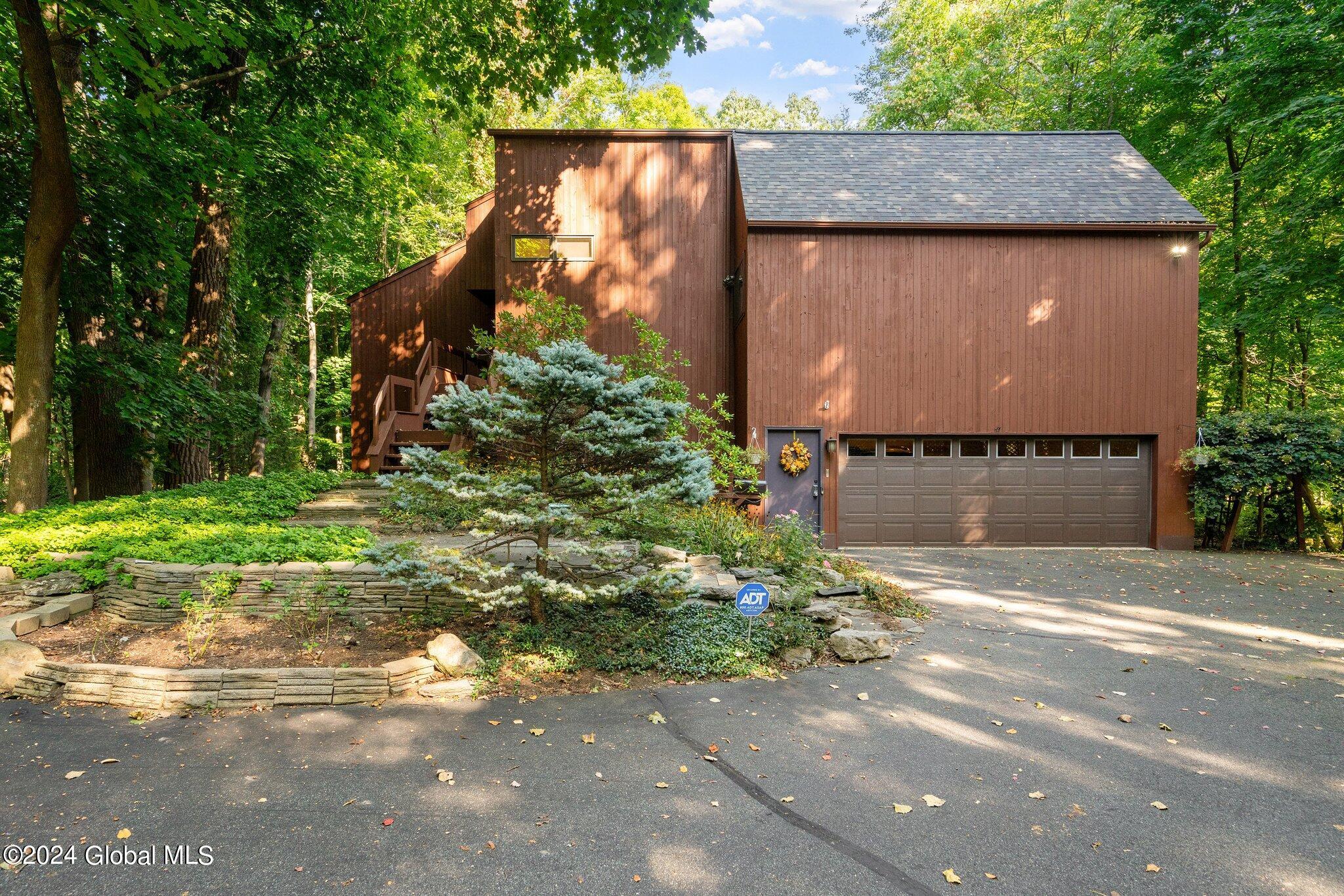 Loudon Rd, Albany, NY 12211