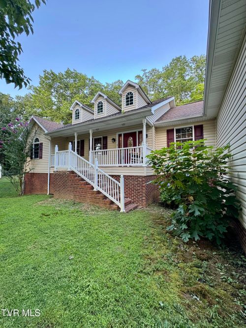 116 Hasty Blvd, Erwin, TN, 37650-9328 | Card Image