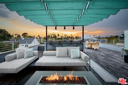 2329 Clement Ave, Venice, CA, 90291-4746 | Card Image