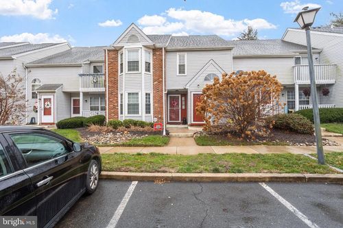 48 Pinewood Dr, Hamilton, NJ, 08690-3347 | Card Image