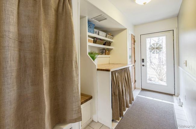 Absolutely adorable mudroom! | Image 4