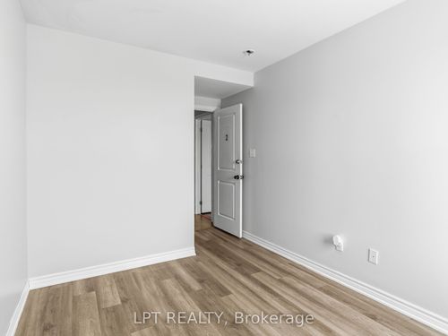 4-244 Penetanguishene Rd, Barrie, ON, L4M7C2 | Card Image