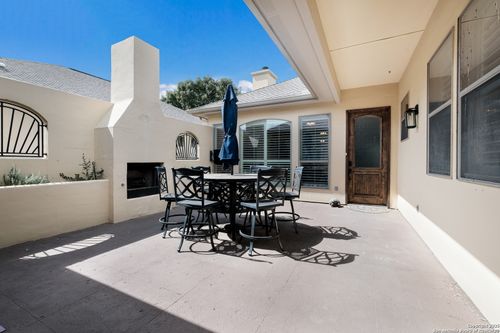 2784 Indian Wells Dr, Kerrville, TX, 78028-8056 | Card Image