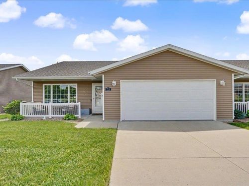 713 Spruce Dr Sw, Independence, IA, 50644-2739 | Card Image