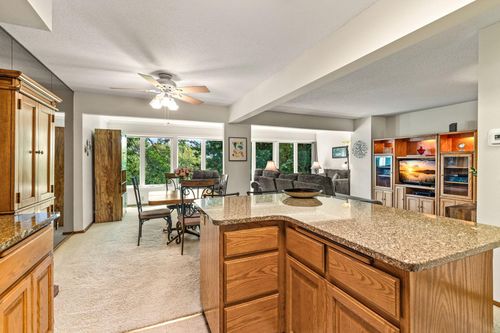 959 Edgewood Dr, Chaska, MN, 55318-1670 | Card Image