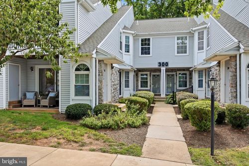 301 Mews Dr, SELLERSVILLE, PA, 18960-2735 | Card Image