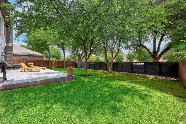 Spacious backyard | Image 34