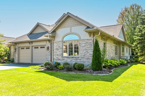 7575 N Heron Pond Dr, Mequon, WI, 53092 | Card Image