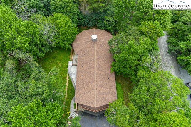 103 Raven Rd, House other with 3 bedrooms, 2 bathrooms and null parking in Beech Mountain NC | Image 44