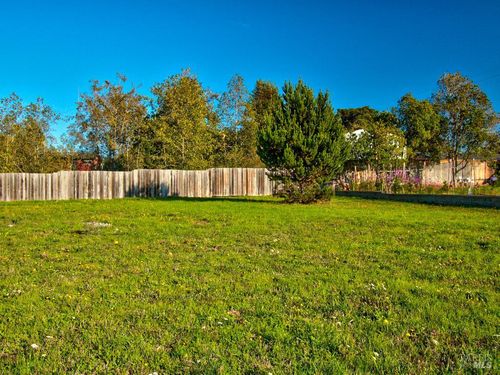 b-104 N Dana St, Fort Bragg, CA, 95437-4541 | Card Image