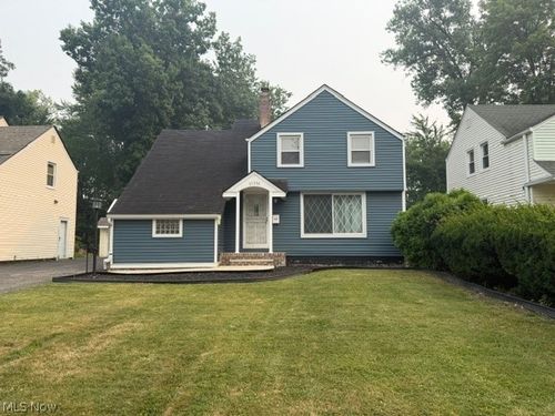 19316 Shakerwood Rd, Warrensville Heights, OH, 44122-6608 | Card Image