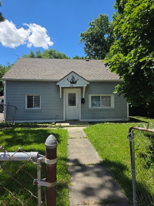 226 N Farnsworth Ave, Aurora, IL, 60505-3061 | Card Image