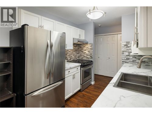 404-3155 De Montreuil Crt, Kelowna, BC, V1W3W1 | Card Image