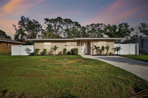 831 Searcy Ave, SARASOTA, FL, 34237-8333 | Card Image