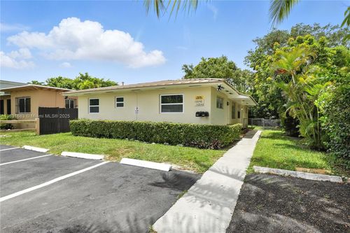 10848 Ne 3rd Ct, Miami, FL, 33161-7104 | Card Image