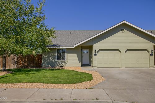 2741 Sw 28th St, Redmond, OR, 97756-8082 | Card Image