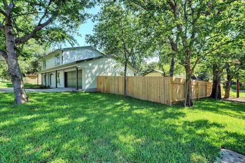 2704 Loyola Ln, Austin, TX, 78723-2239 | Card Image