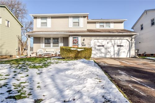 19520 Harsax Ave, Cleveland, OH, 44135-1018 | Card Image