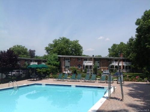 apt-1d-652 Veterans Hwy, Hauppauge, NY, 11788-1223 | Card Image
